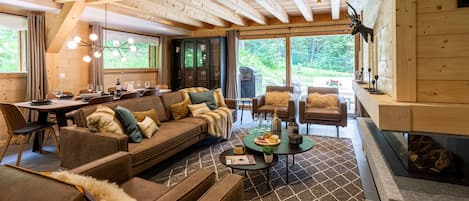 Spacious living dining room