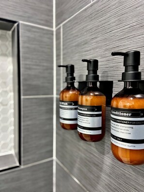 Bathroom amenities