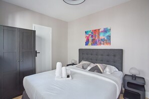 Chambre 2 avec salle de bain