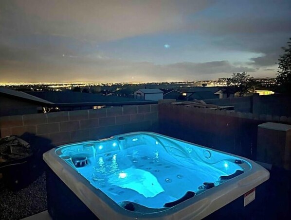 Bain à remous extérieur