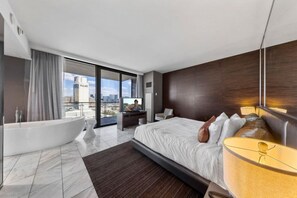 BathTub in the Bedroom