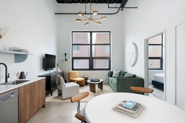 Main Living Room/Kitchen. Kitchen Table with seating for 4. 