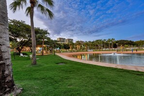 Head out and sprawl about the lagoon park and enjoy some outdoor relaxation.