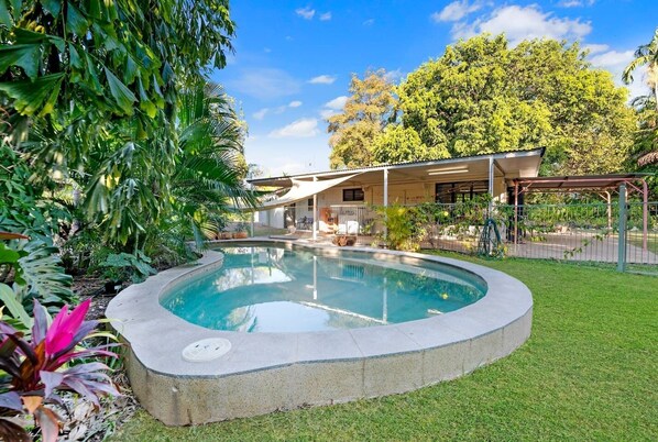 Make a splash in the tropical-style swimming pool, perfect for cooling off in the Darwin heat.
