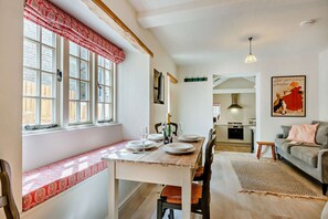 Lower Barn Dining Area - StayCotswold