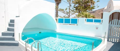 Magical Santorini Villa | 1 Bedroom | Cave Suite | Beautiful Sea Views & Air-Conditioning | Finikia by Villamore