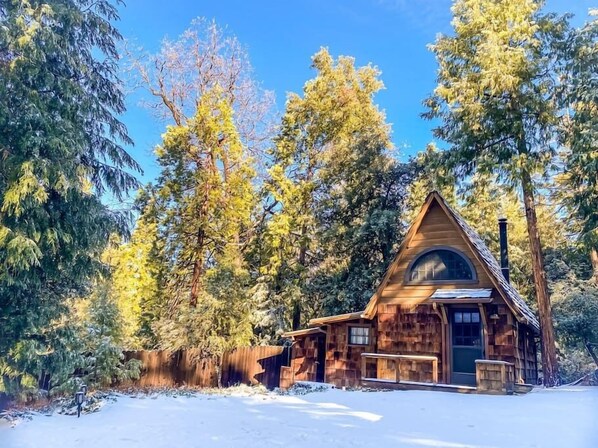 The cutest storybook cabin you ever did see!