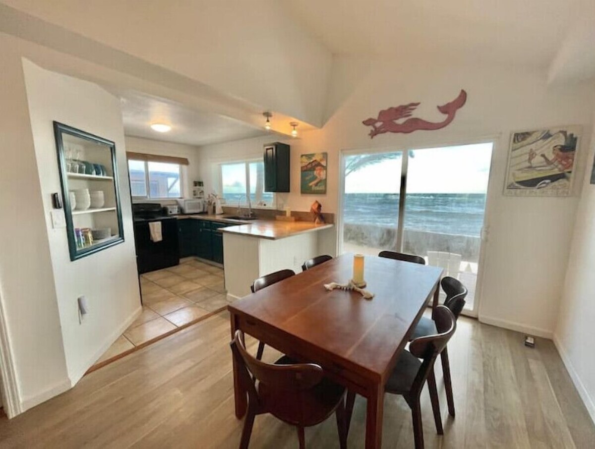 Seabreeze: NEW N. Shore, 110′ Oceanfront, Majestic Mountain Views, AC, 30 Days