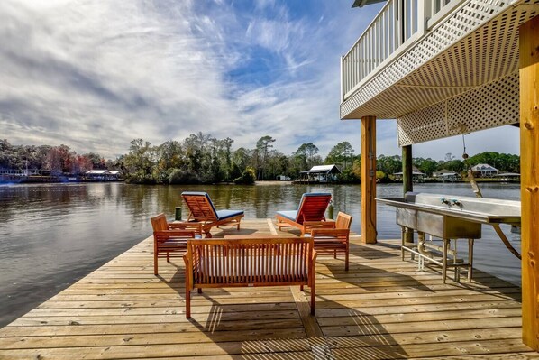 Waterfront on Fish River. Outdoor seating, enjoy stunning sunsets or watch the boats and clouds go by.