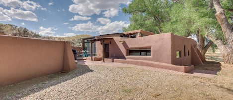 Taos Vacation Rental | 2BR | 2BA | 1,500 Sq Ft | Step-Free Entry