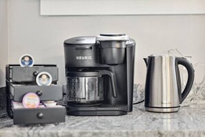Kaffee und/oder Kaffeemaschine