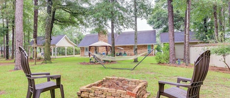 Semmes Vacation Rental | 3BR | 2BA | 1,800 Sq Ft | 2 Exterior Steps Required