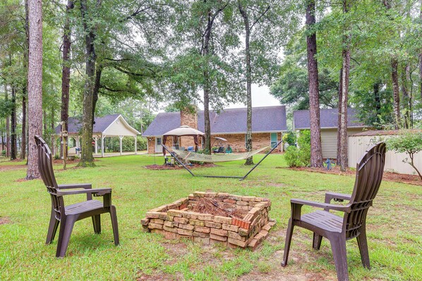 Semmes Vacation Rental | 3BR | 2BA | 1,800 Sq Ft | 2 Exterior Steps Required