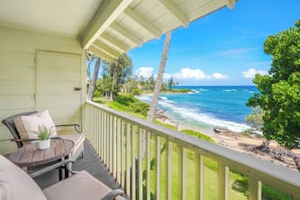 Kapaa Sands 2- Ocean Front 2 Bedroom Multi-level