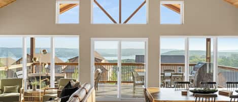 wall of windows with Table Rock Lake and Ozark Mountain views 