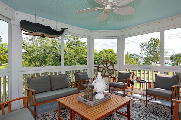 THE PERFECT SCREENED IN PORCH WITH WATERVIEWS