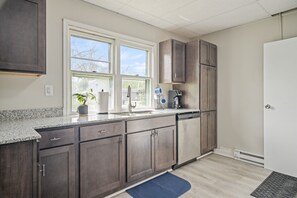 Brand new fully stocked kitchen with granite counter perfect for your cooking adventure.