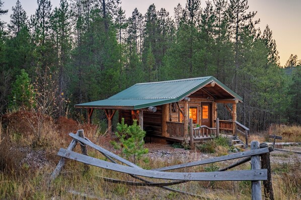 Nestled into the surrounding forest and minutes to Glacier.
