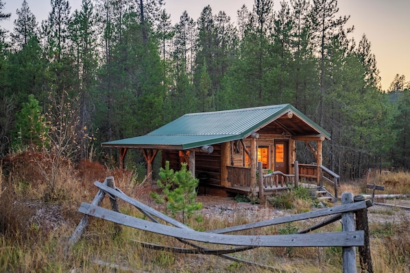 Nestled into the surrounding forest and minutes to Glacier.