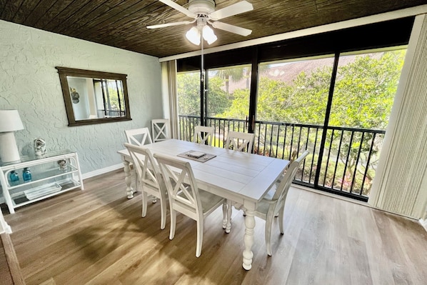 enclosed lanai/dining area