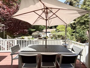 outdoor dining table