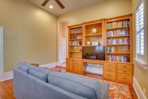 Interior | Single-Story Apartment | Free WiFi