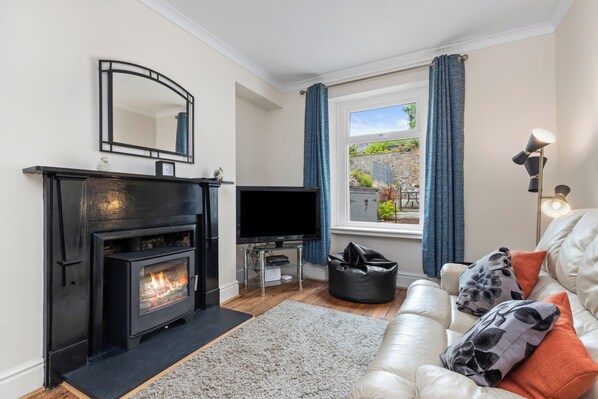 Tenby, close to town and beaches