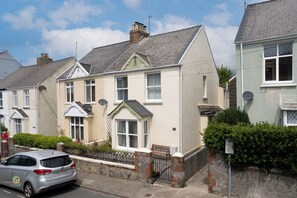 Tenby, close to town and beaches