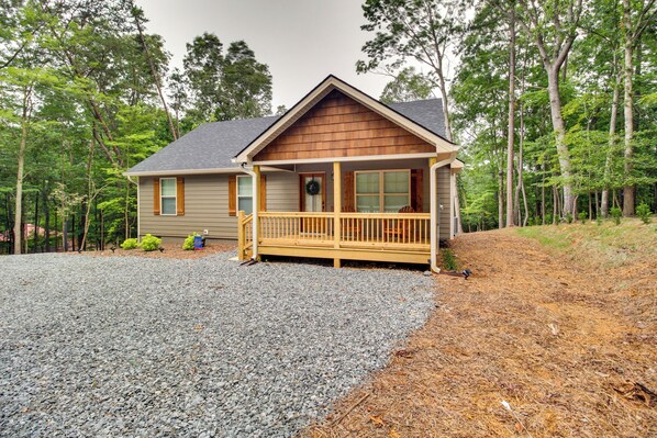 Ellijay Vacation Rental | 3BR | 2BA | Stairs Required to Access | 1,200 Sq Ft