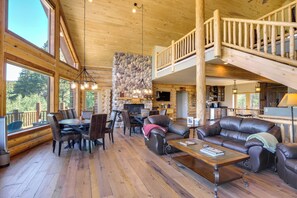 Living Room | Smart TV | Free WiFi