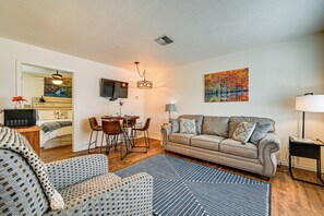 Living Room | Queen Sleeper Sofa | Smart TV