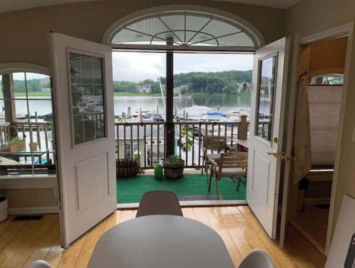 Waterfront Marina Loft Fall Getaway