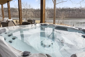Large 7-8 person hot tub with views of the lake!