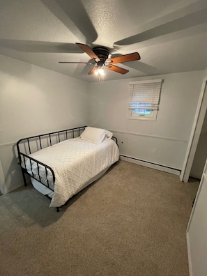 Twin room with additional twin trundle bed