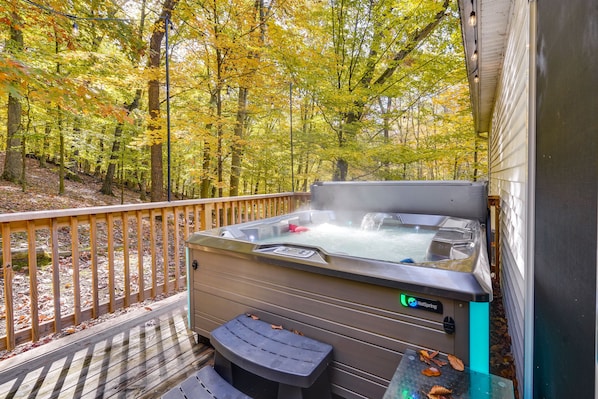 Howard Vacation Rental | 3BR | 2BA | 1,304 Sq Ft | Stairs Required for Access