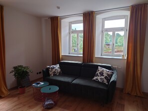 Eschenkar, 69qm, 2 Schlafzimmer, max 4 Erw + 2 Kind-Wohnzimmer