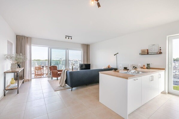 Nice living space with nice view of the harbor