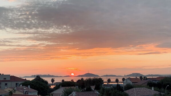 Vista para praia/oceano