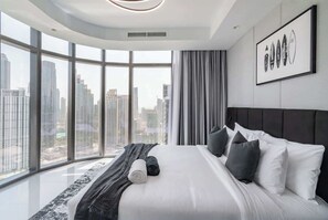 Luxury studio apartment in Dubai with a modern and cozy design.