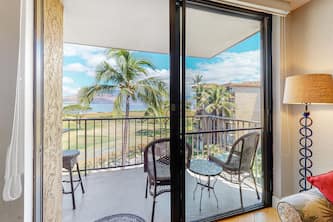 Reduced Summer Rate at North Kihei oceanfront condo with spectacular views