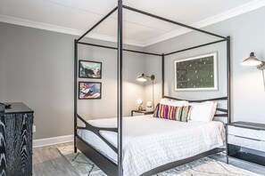Lake View Bedroom – Wake up to breathtaking views right from your bed.