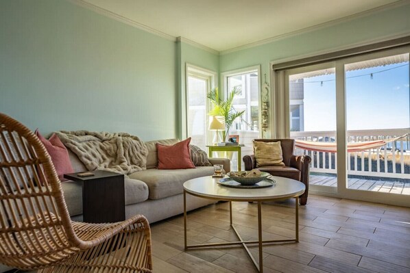 Come relax and enjoy our cozy, comfortable living quarters at Carolina Beach!