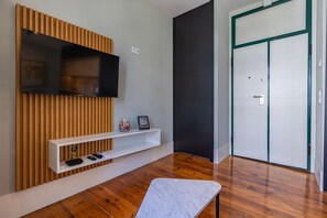 A/C and cable TV are available for your convenience. #comfort #apartment #lisbon