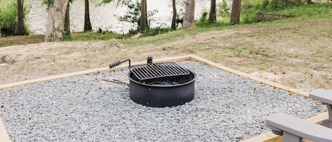 Fire Pit with Grill