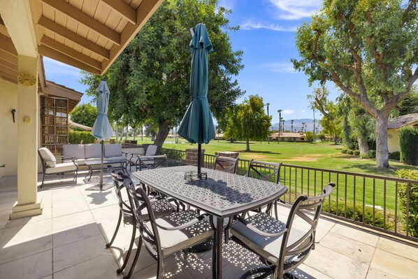 Outdoor dining