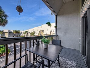 Outdoor dining area!