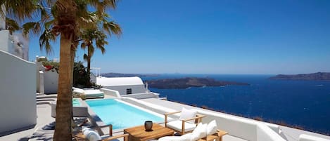 Wonderful Santorini Villa | 3 Bedrooms | Aura Villa | Private Infinity Pool & Stunning Sea Views | Imerovigli by Villamore