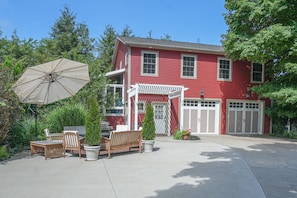 Exterior details