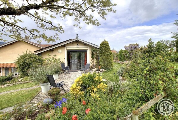 Gîte 'Joëlle' dans le village de Régnié-Durette (Rhône - Beaujolais vignobles - Sud de Mâcon).