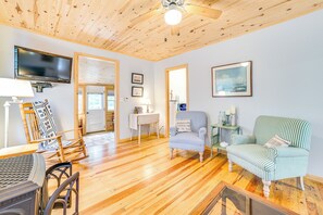 Living Room | Smart TV